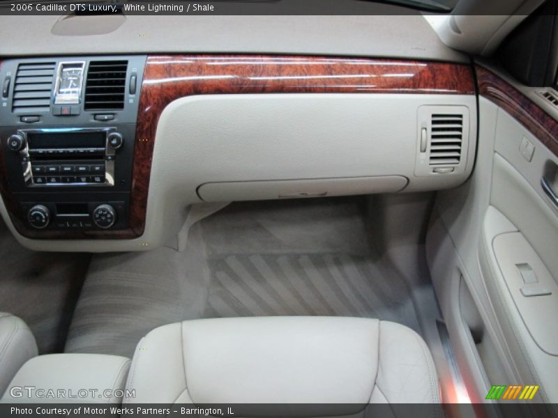 White Lightning / Shale 2006 Cadillac DTS Luxury