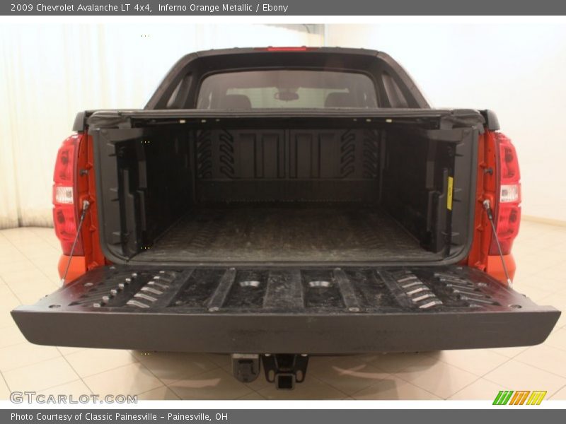 Inferno Orange Metallic / Ebony 2009 Chevrolet Avalanche LT 4x4