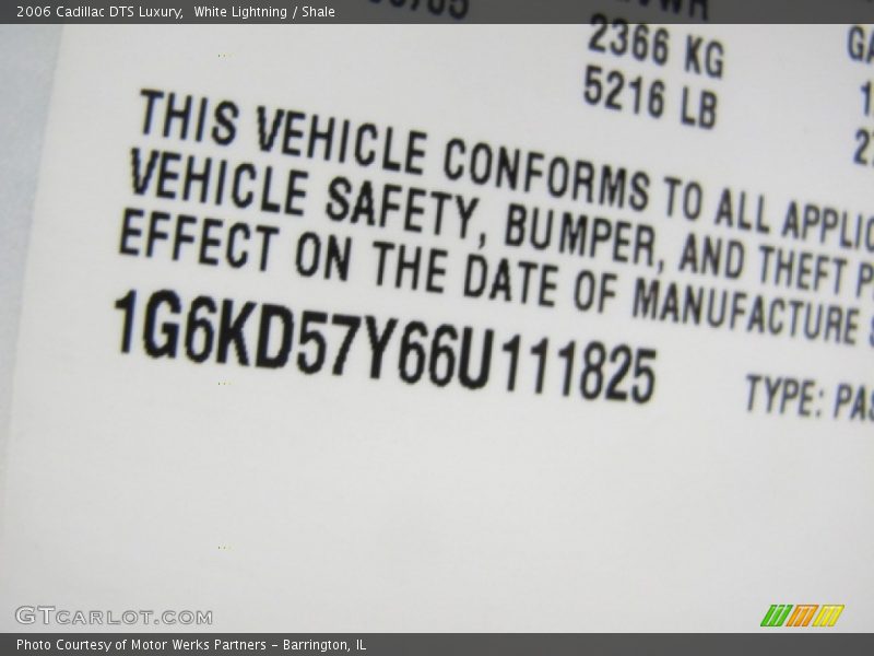 White Lightning / Shale 2006 Cadillac DTS Luxury