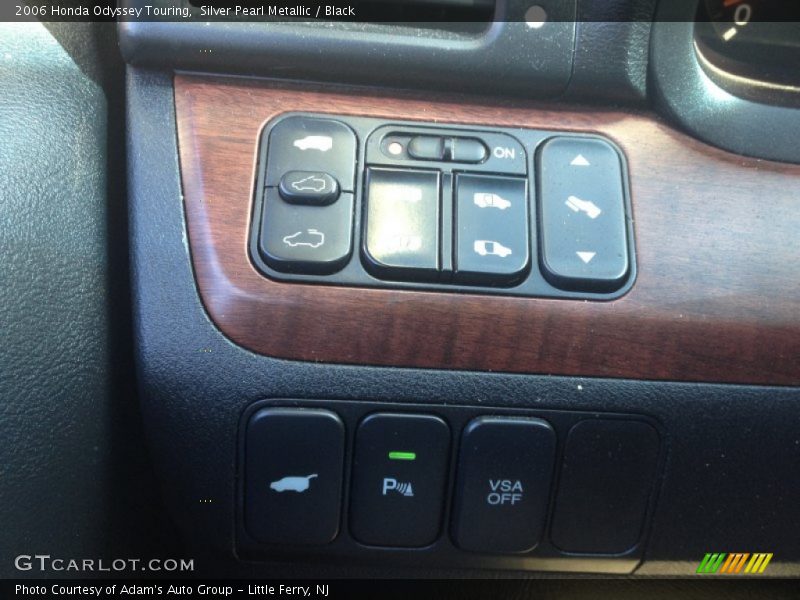 Silver Pearl Metallic / Black 2006 Honda Odyssey Touring