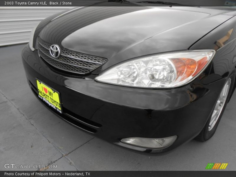 Black / Stone 2003 Toyota Camry XLE