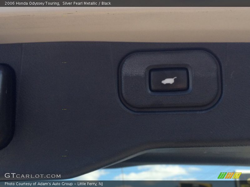 Silver Pearl Metallic / Black 2006 Honda Odyssey Touring