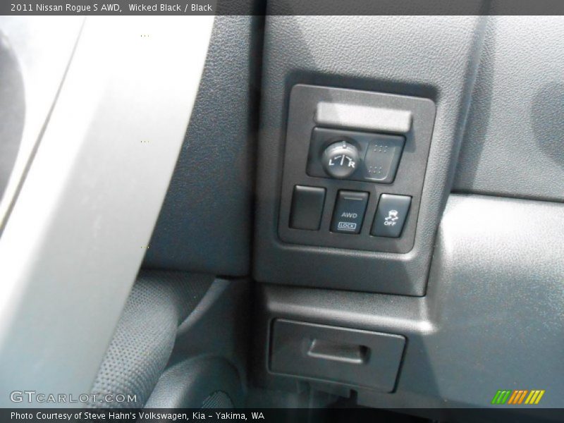 Wicked Black / Black 2011 Nissan Rogue S AWD