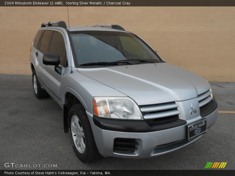 Sterling Silver Metallic / Charcoal Gray 2004 Mitsubishi Endeavor LS AWD