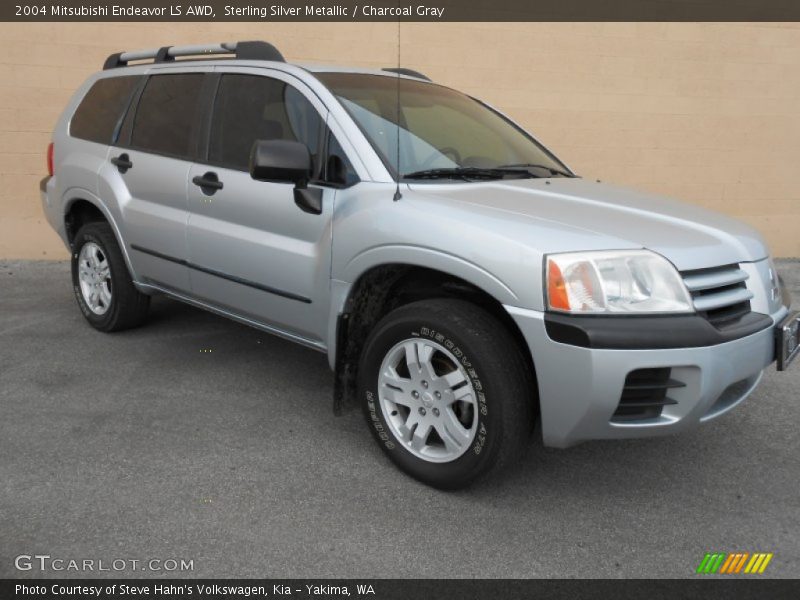 Sterling Silver Metallic / Charcoal Gray 2004 Mitsubishi Endeavor LS AWD
