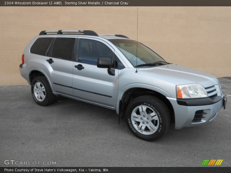 Sterling Silver Metallic / Charcoal Gray 2004 Mitsubishi Endeavor LS AWD