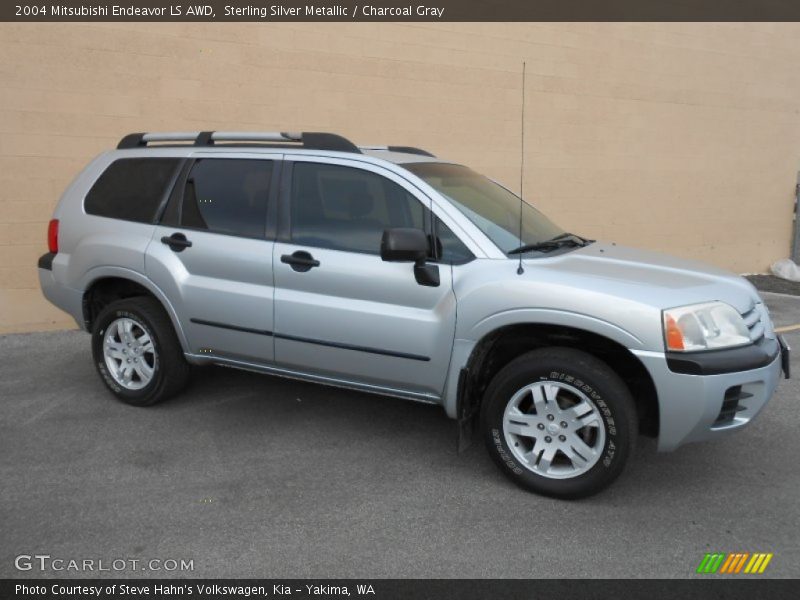 Sterling Silver Metallic / Charcoal Gray 2004 Mitsubishi Endeavor LS AWD