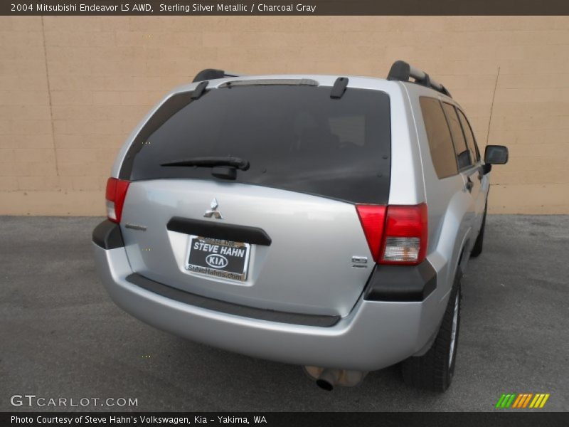Sterling Silver Metallic / Charcoal Gray 2004 Mitsubishi Endeavor LS AWD