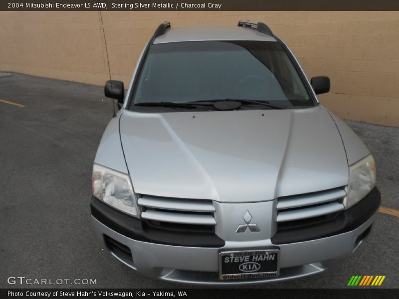 Sterling Silver Metallic / Charcoal Gray 2004 Mitsubishi Endeavor LS AWD