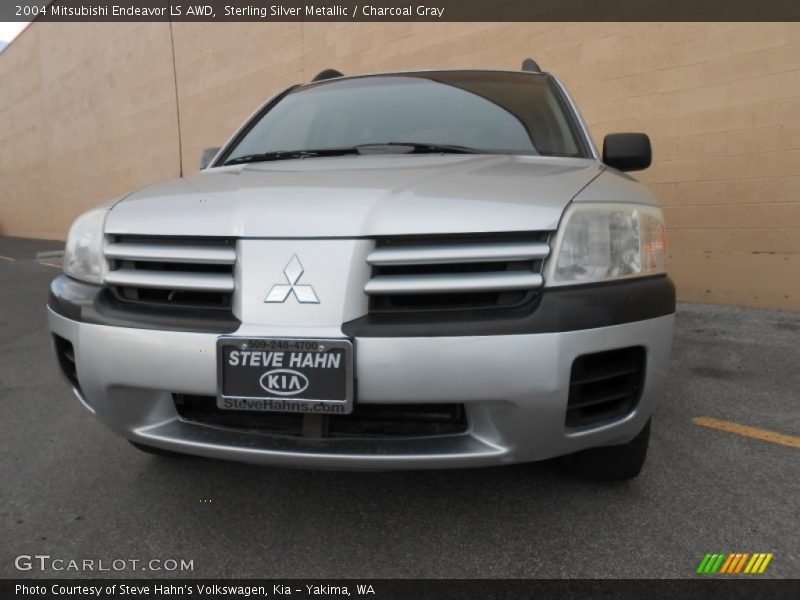 Sterling Silver Metallic / Charcoal Gray 2004 Mitsubishi Endeavor LS AWD