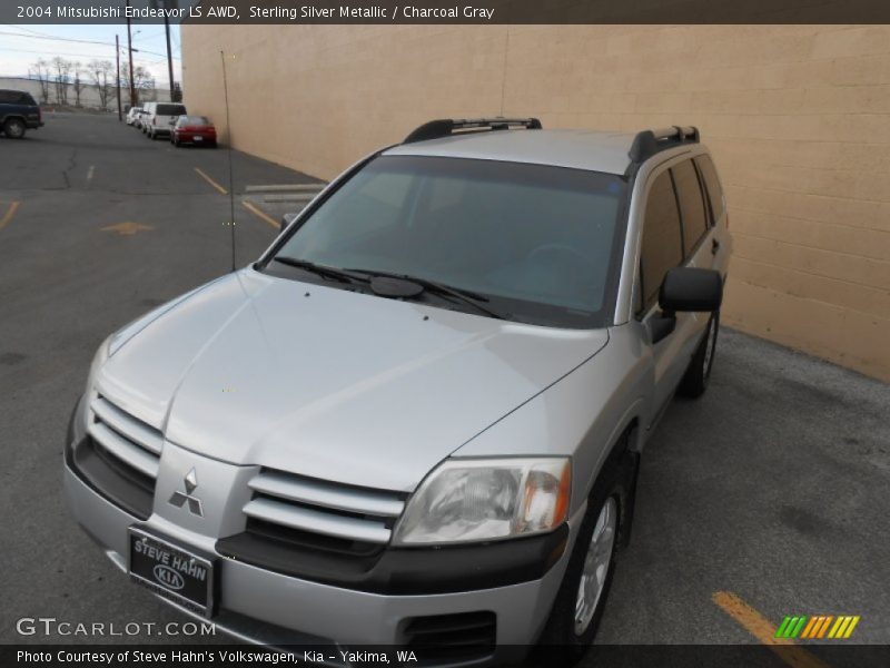Sterling Silver Metallic / Charcoal Gray 2004 Mitsubishi Endeavor LS AWD