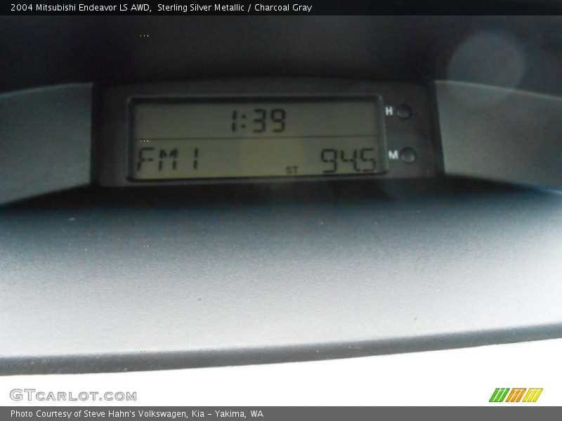 Sterling Silver Metallic / Charcoal Gray 2004 Mitsubishi Endeavor LS AWD