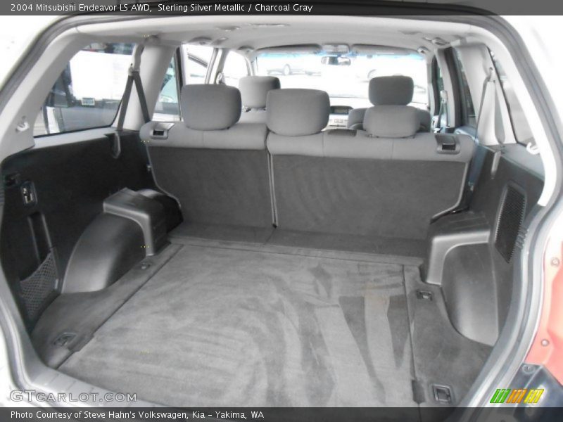 Sterling Silver Metallic / Charcoal Gray 2004 Mitsubishi Endeavor LS AWD