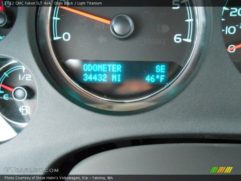 Onyx Black / Light Titanium 2012 GMC Yukon SLT 4x4
