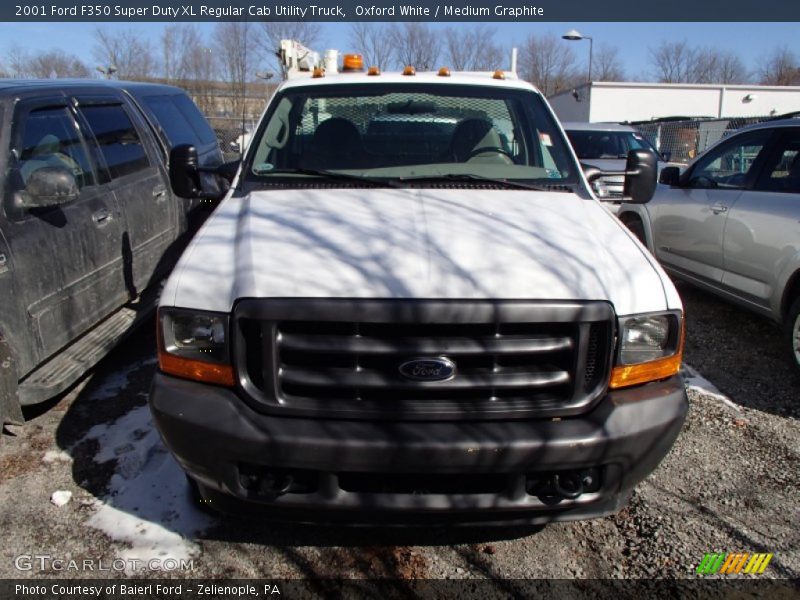 Oxford White / Medium Graphite 2001 Ford F350 Super Duty XL Regular Cab Utility Truck