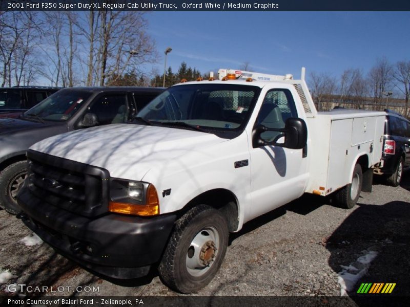 Oxford White / Medium Graphite 2001 Ford F350 Super Duty XL Regular Cab Utility Truck