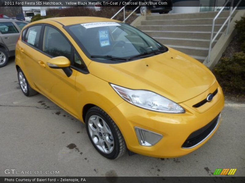 Front 3/4 View of 2011 Fiesta SES Hatchback