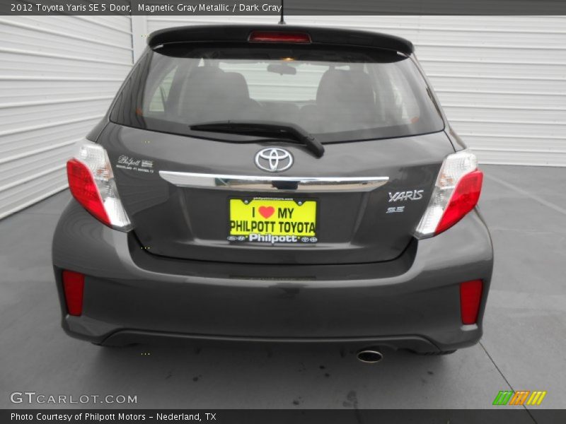 Magnetic Gray Metallic / Dark Gray 2012 Toyota Yaris SE 5 Door