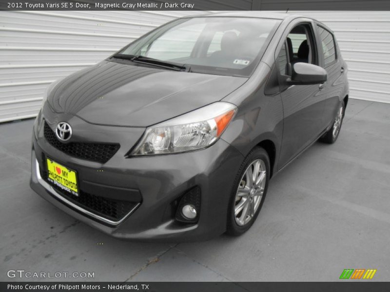 Magnetic Gray Metallic / Dark Gray 2012 Toyota Yaris SE 5 Door