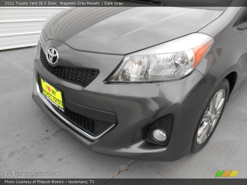 Magnetic Gray Metallic / Dark Gray 2012 Toyota Yaris SE 5 Door