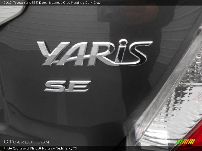 Magnetic Gray Metallic / Dark Gray 2012 Toyota Yaris SE 5 Door