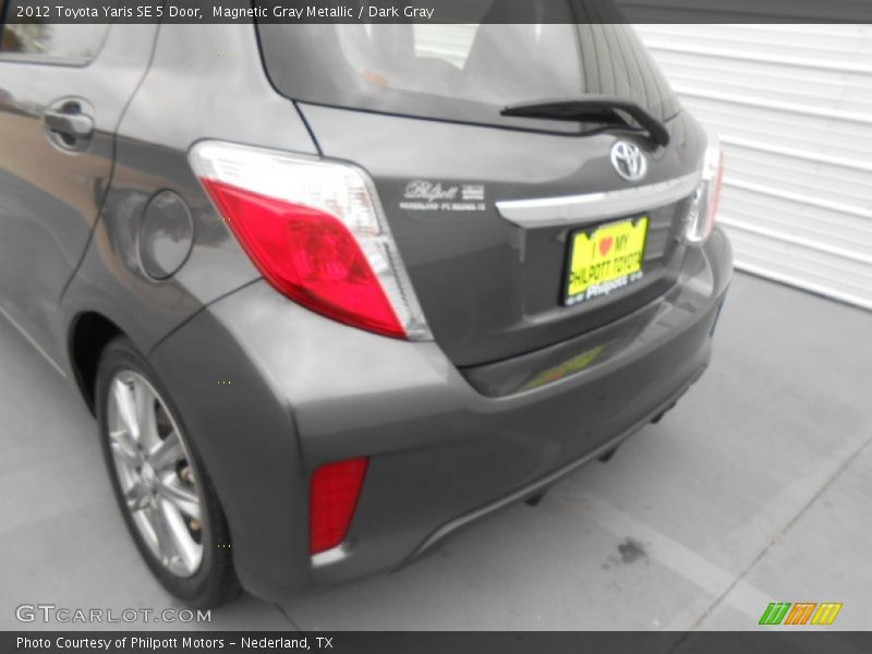 Magnetic Gray Metallic / Dark Gray 2012 Toyota Yaris SE 5 Door