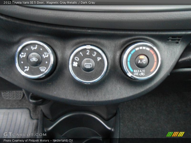Magnetic Gray Metallic / Dark Gray 2012 Toyota Yaris SE 5 Door