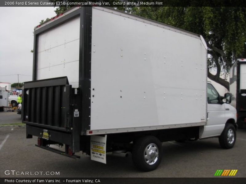 Oxford White / Medium Flint 2006 Ford E Series Cutaway E350 Commercial Moving Van