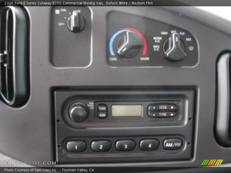 Oxford White / Medium Flint 2006 Ford E Series Cutaway E350 Commercial Moving Van