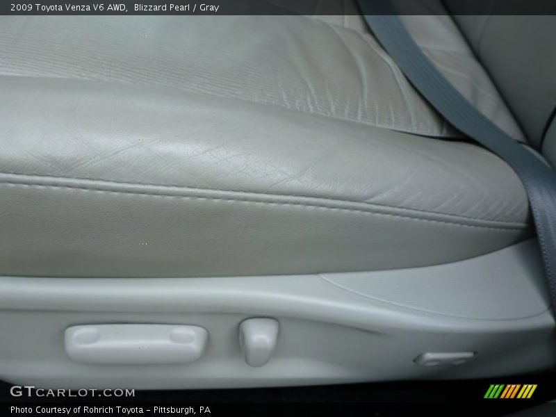 Blizzard Pearl / Gray 2009 Toyota Venza V6 AWD