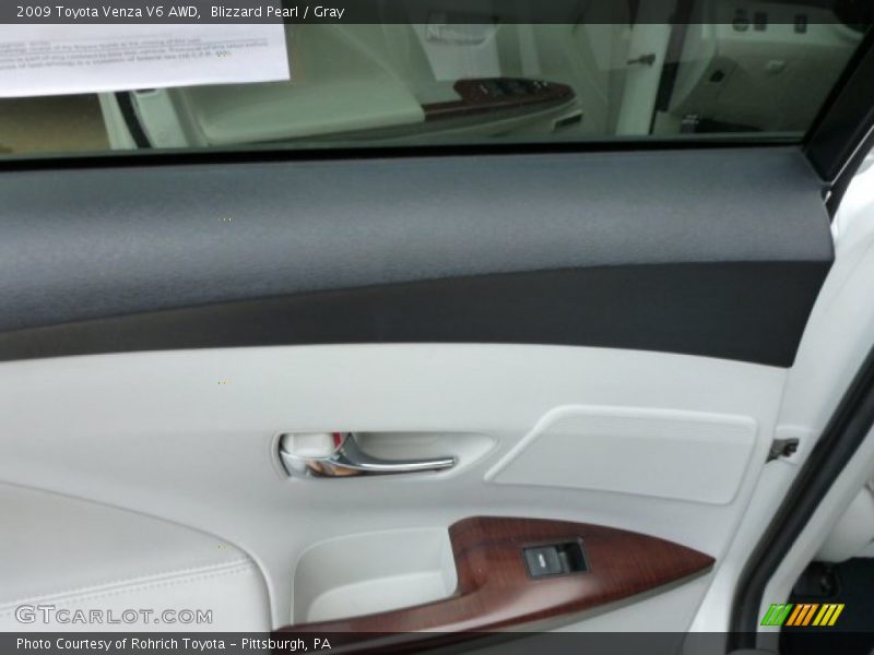 Blizzard Pearl / Gray 2009 Toyota Venza V6 AWD