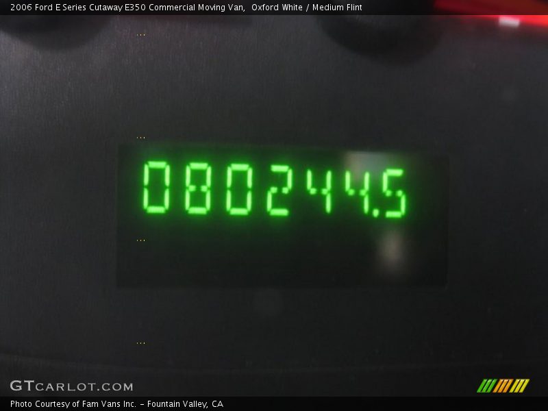 Oxford White / Medium Flint 2006 Ford E Series Cutaway E350 Commercial Moving Van