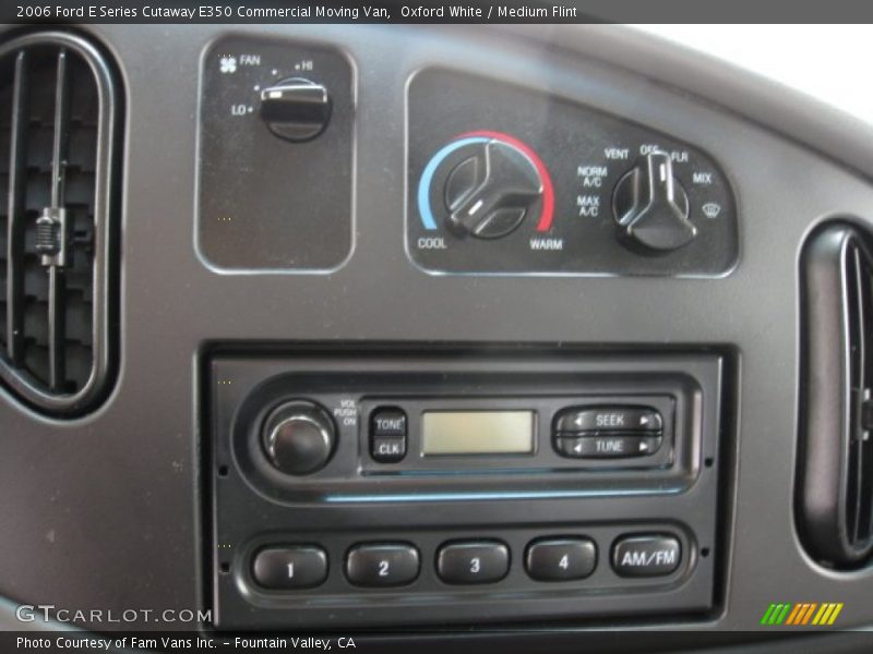Oxford White / Medium Flint 2006 Ford E Series Cutaway E350 Commercial Moving Van