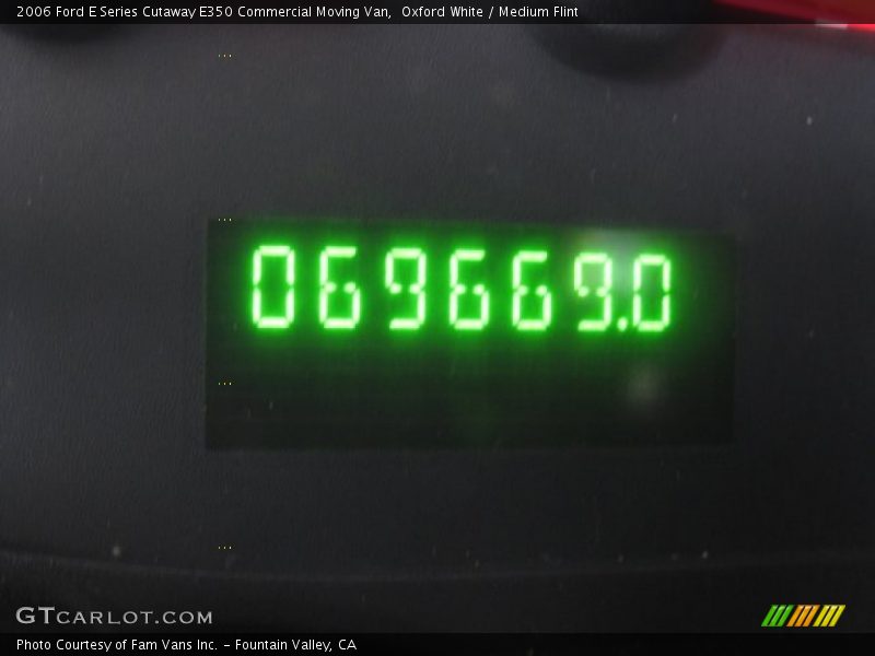 Oxford White / Medium Flint 2006 Ford E Series Cutaway E350 Commercial Moving Van