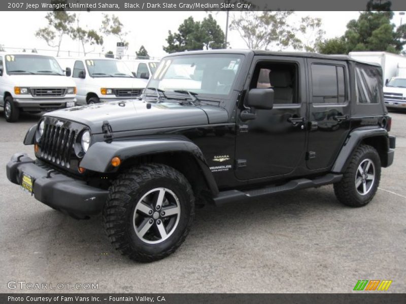 Front 3/4 View of 2007 Wrangler Unlimited Sahara