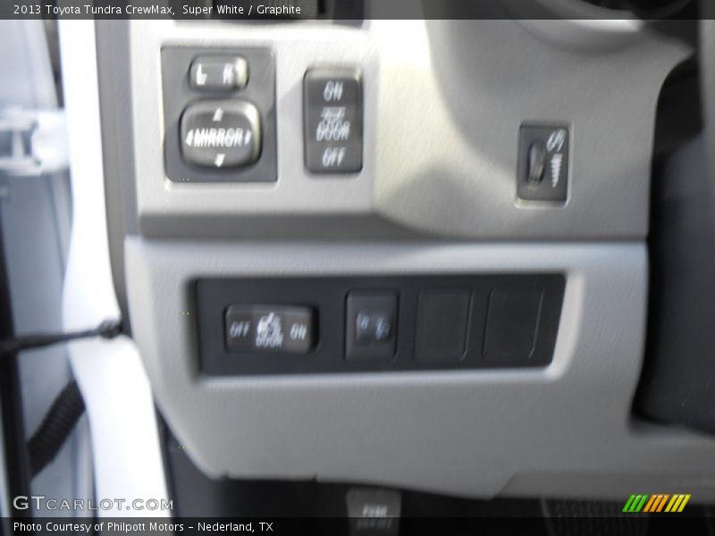 Super White / Graphite 2013 Toyota Tundra CrewMax