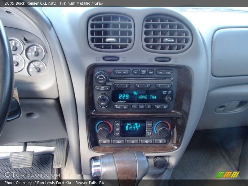 Controls of 2005 Rainier CXL AWD