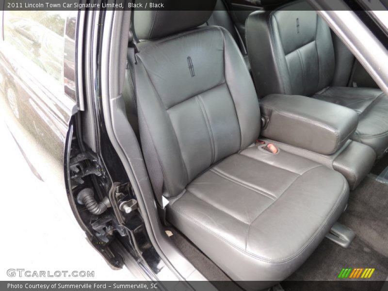 Black / Black 2011 Lincoln Town Car Signature Limited