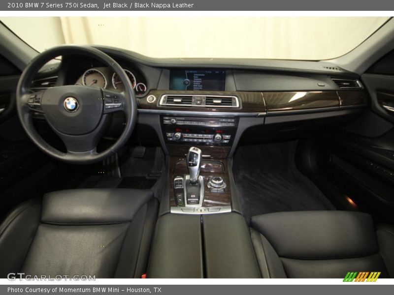 Dashboard of 2010 7 Series 750i Sedan