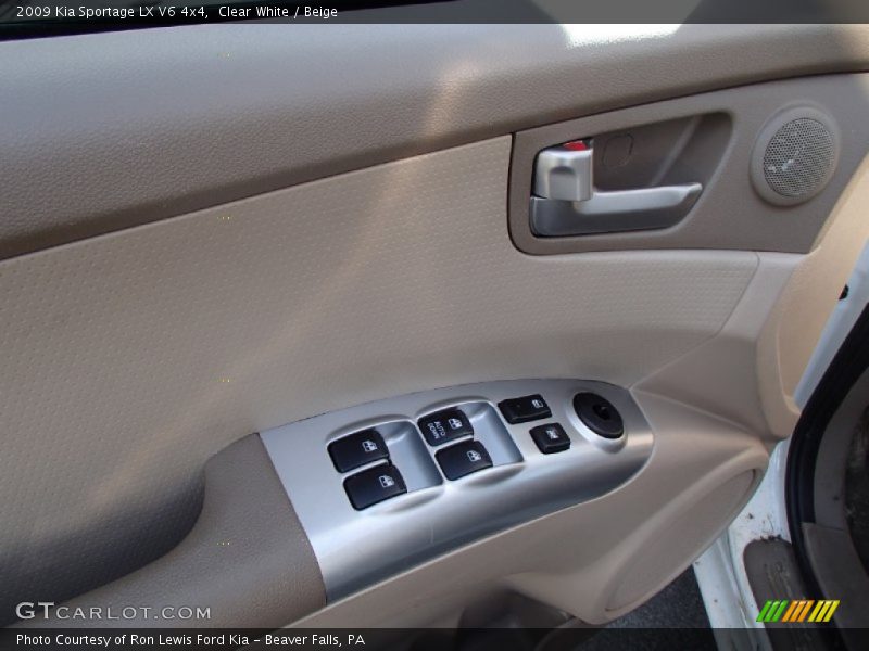 Clear White / Beige 2009 Kia Sportage LX V6 4x4