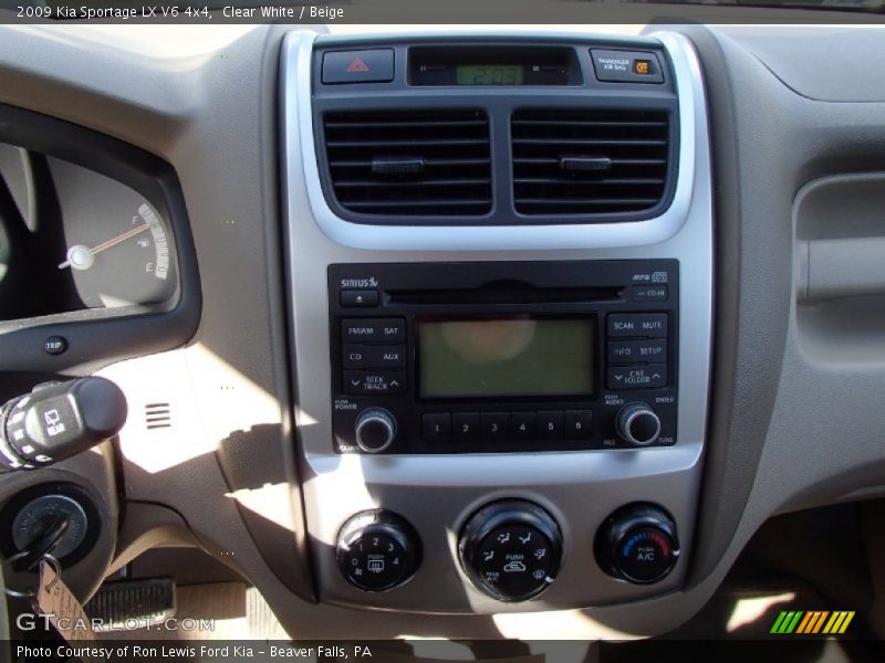 Clear White / Beige 2009 Kia Sportage LX V6 4x4