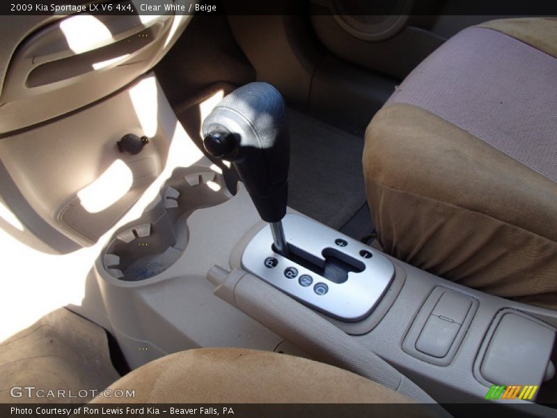 Clear White / Beige 2009 Kia Sportage LX V6 4x4