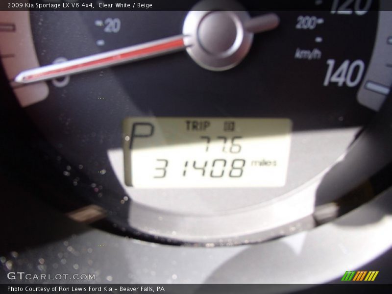 Clear White / Beige 2009 Kia Sportage LX V6 4x4