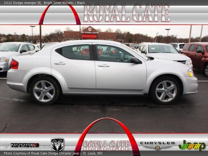Bright Silver Metallic / Black 2012 Dodge Avenger SE