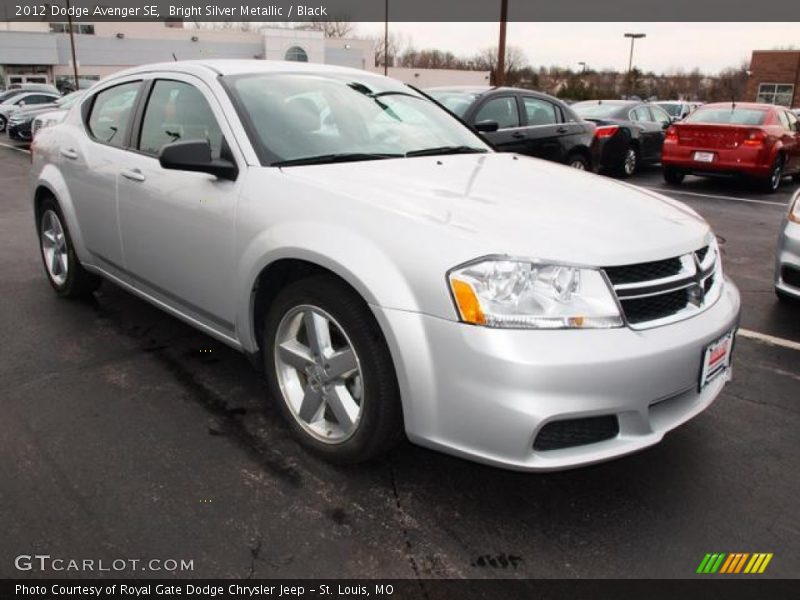 Bright Silver Metallic / Black 2012 Dodge Avenger SE