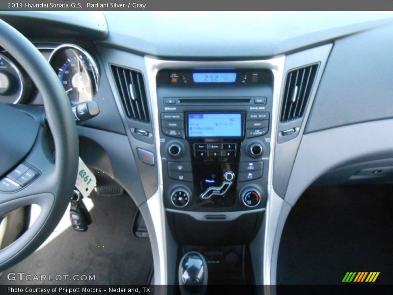 Radiant Silver / Gray 2013 Hyundai Sonata GLS