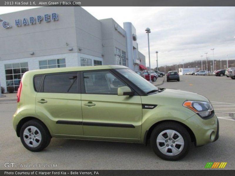 Alien Green / Black Cloth 2013 Kia Soul 1.6