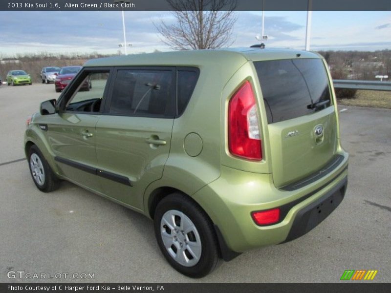 Alien Green / Black Cloth 2013 Kia Soul 1.6