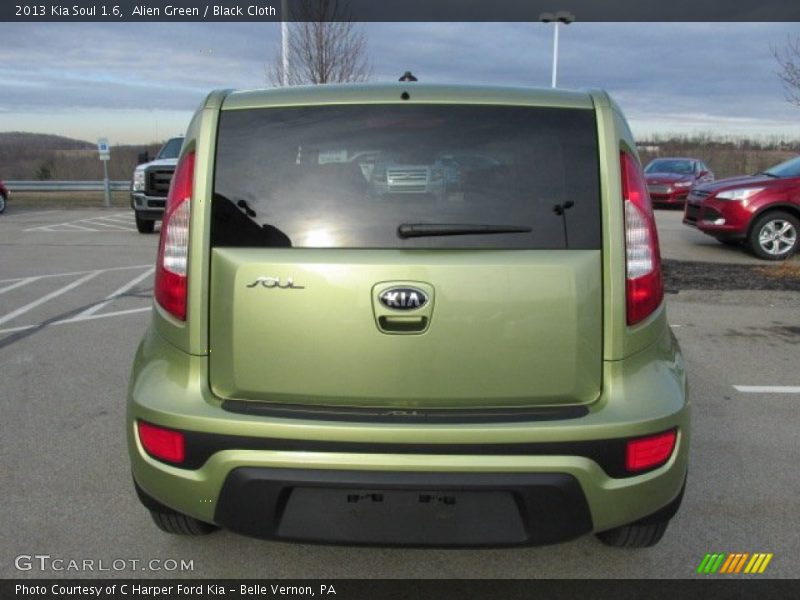 Alien Green / Black Cloth 2013 Kia Soul 1.6