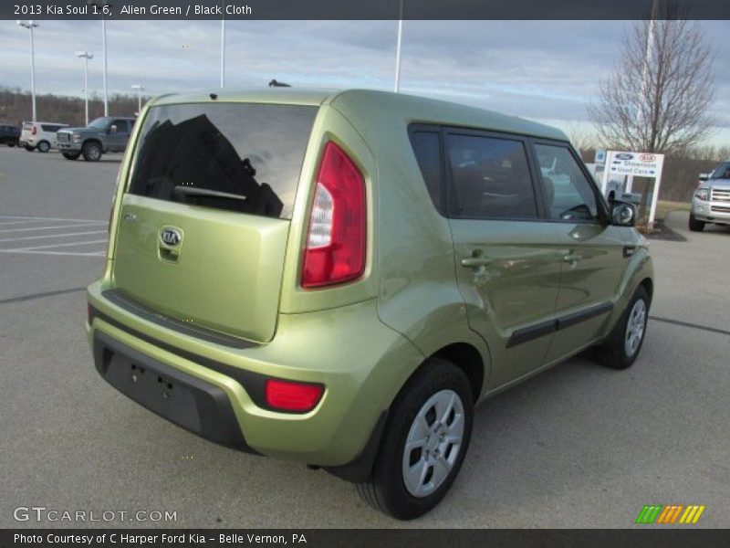 Alien Green / Black Cloth 2013 Kia Soul 1.6